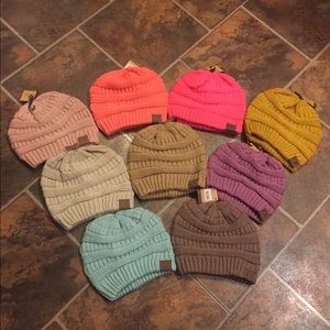 9 CC Beanies