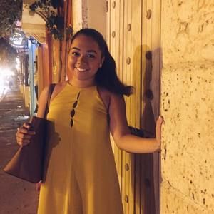 Meet your Posher, Camila