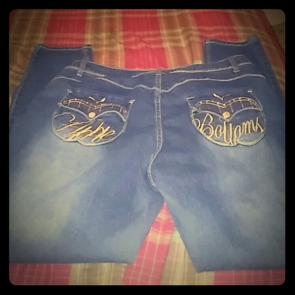 ××SOLD ON MERC××Authentic Apple Bottom Jeans