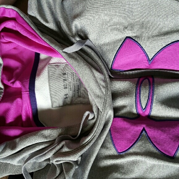 Medium under armour sweatshirt
