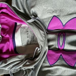 Medium under armour sweatshirt