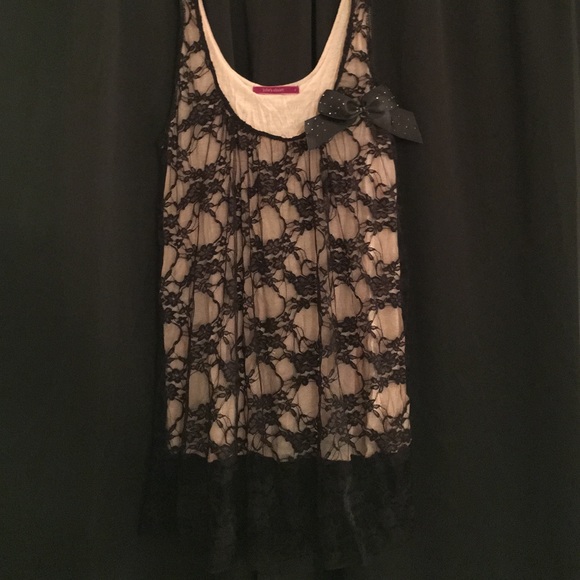 Light pink tank top with lace overlay