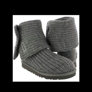 Grey knit UGG's