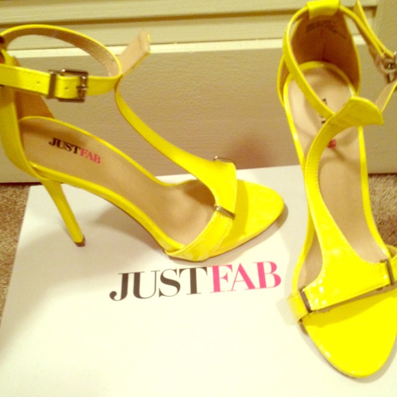 Yellow JustFab Heels! *BRAND NEW!*
