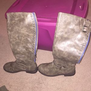 Tall boots with blue zipper - never worn