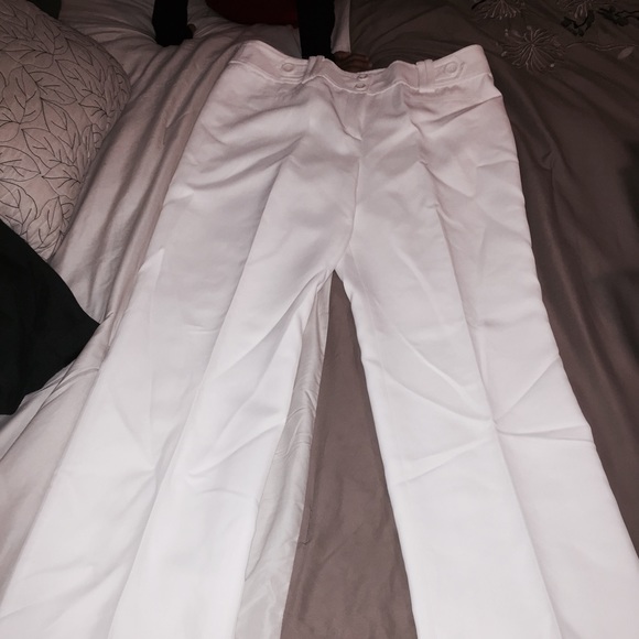 Ntw... Very nice white Ann Taylor pants.