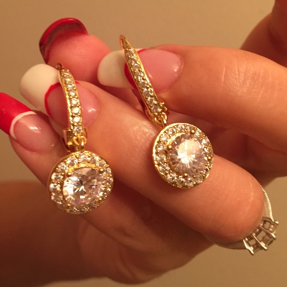 3.0ctw Zirconia Earrings with Svarowski  elements