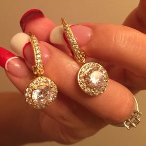 3.0ctw Zirconia Earrings with Svarowski  elements