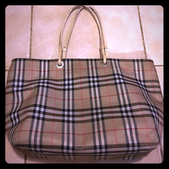 Burberry carryall (small)