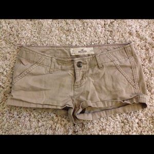 Khaki Hollister shorts