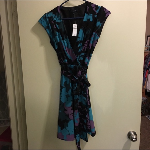 Flower print wrap dress