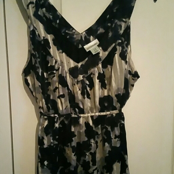 Dress - Picture 4 of 4