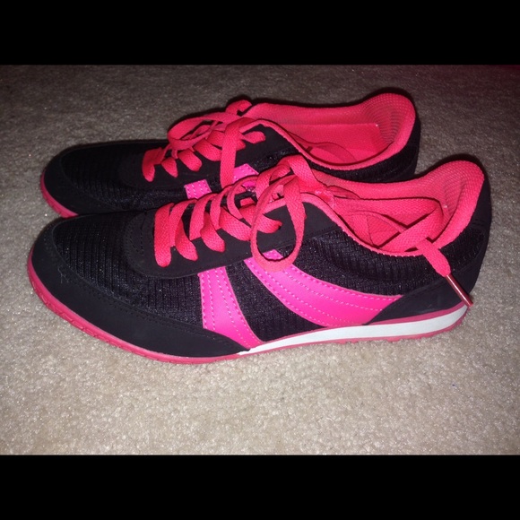 Pink/black sneakers - Picture 2 of 3