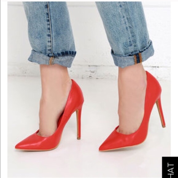 Steve Madden Shoes - 🚫👠MUST GO!New in box RED Pumps