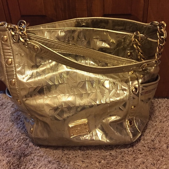 ✳️SOLD ON MERC✳️Michael Kors authentic large bag