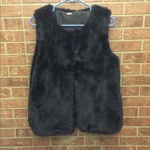 Aldo Black Chic Winter Faux Fur Vest