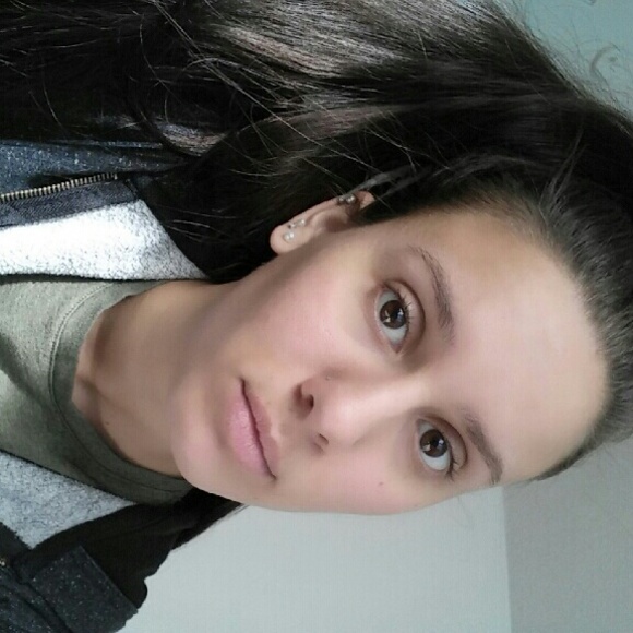 Meet your Posher, Monica