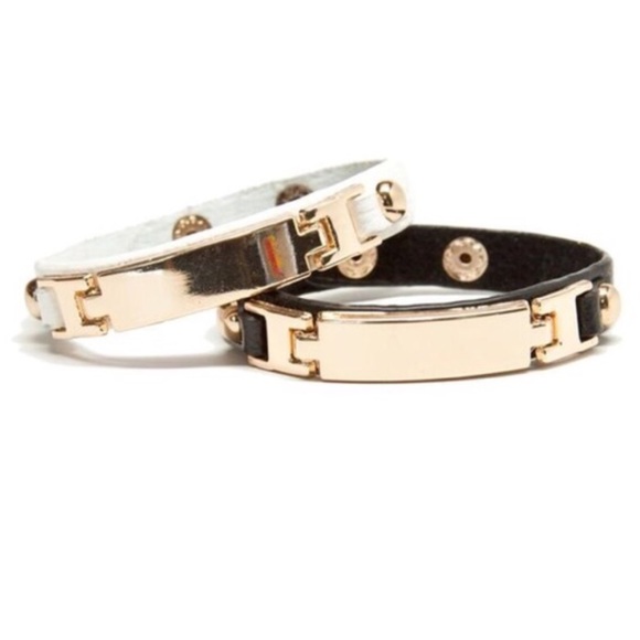 ✨FINAL REDUCTION✨WHITE Faux Leather ID Bracelet - Picture 3 of 4