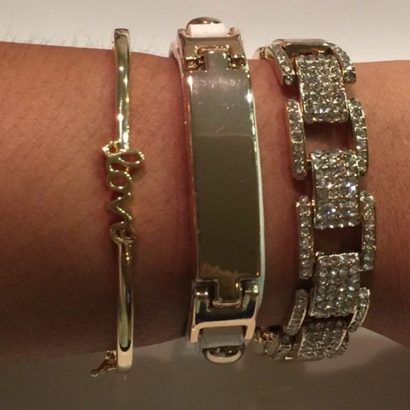 ✨FINAL REDUCTION✨WHITE Faux Leather ID Bracelet - Picture 2 of 4