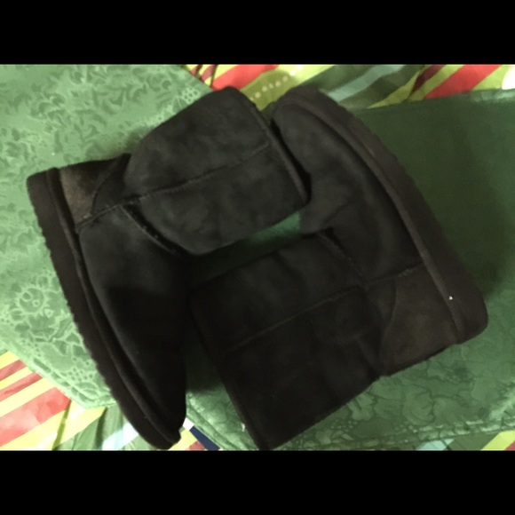 Ugg boots size 6w classic short