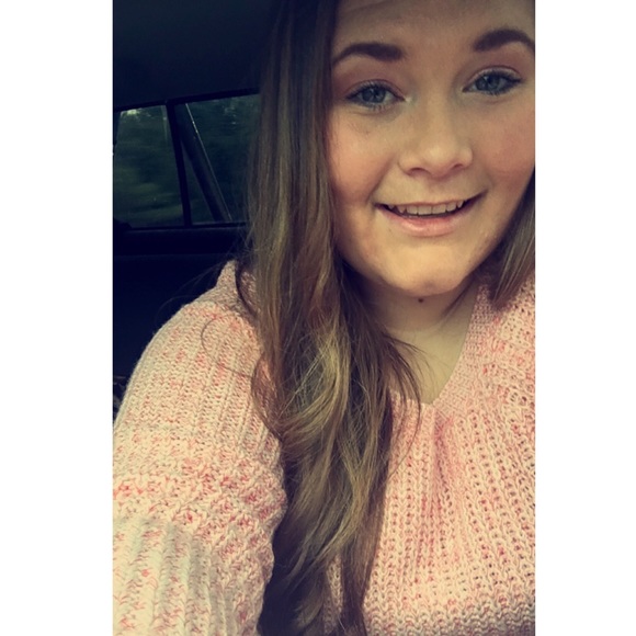 Meet your Posher, Hannah - Picture 2 of 2