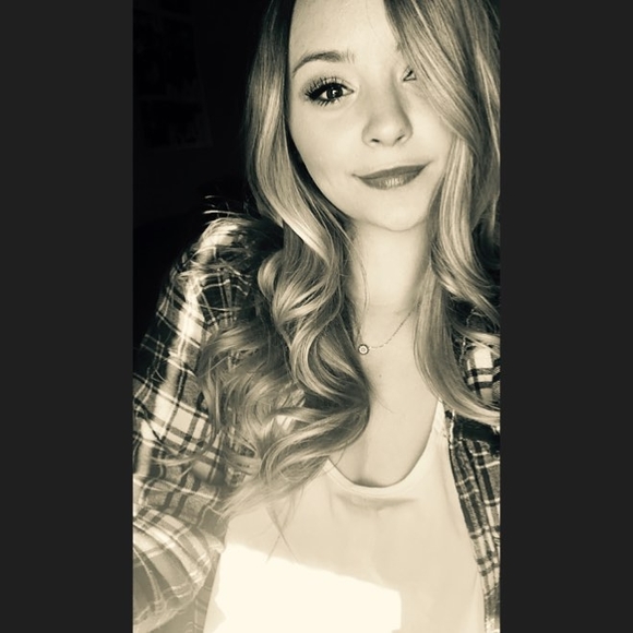 Meet your Posher, Kylee - Picture 1 of 1