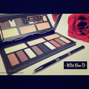Kat Von D Shade + Light eye