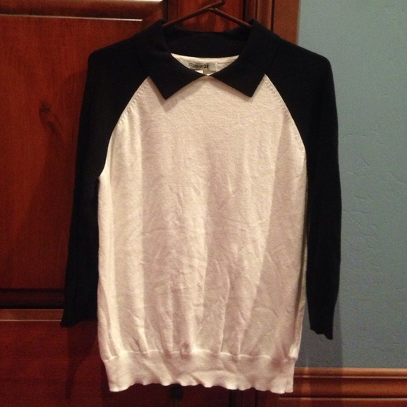 Cute black & white collard sweater