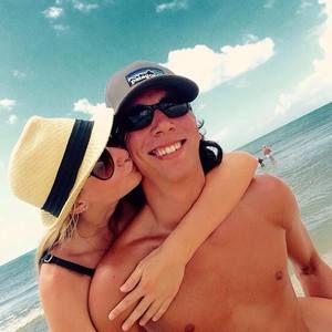 Meet your Posher, Hayley