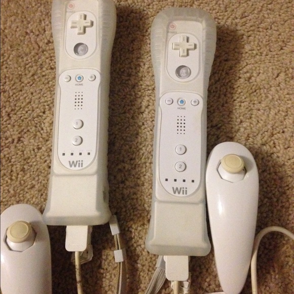 Price is not firm! Wii bundle! Make an offer :) - Picture 3 of 4