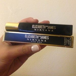Elizabeth and James Nirvana black perfume