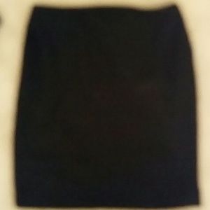 Black ponte pencil skirt, pockets