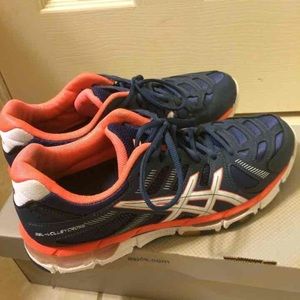 Asics volleyball shoes