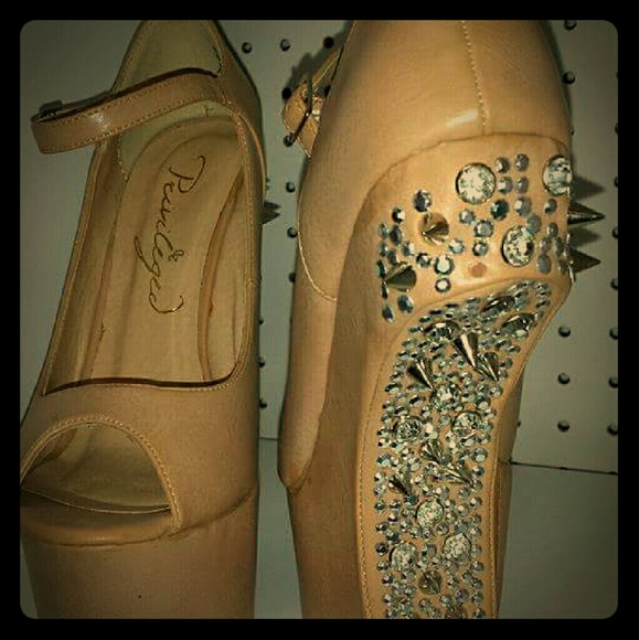 Shoes with Spike