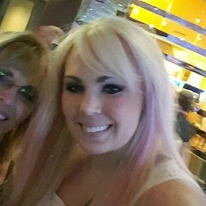 Meet your Posher, Scarlet