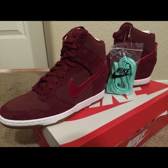 Nike dunk ski hi essential