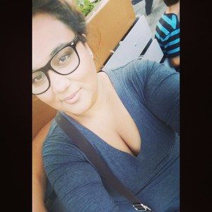 Meet your Posher, Mona