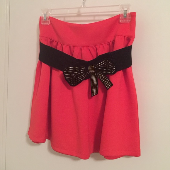 High wasted skirt very good condition