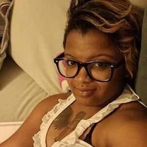 Meet your Posher, Tia