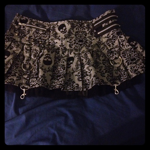 Punk skull mini skirt