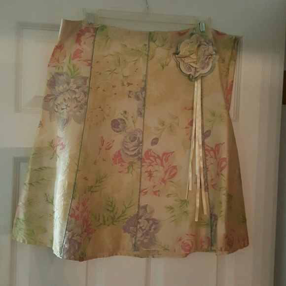 Arden B. Floral colored skirt