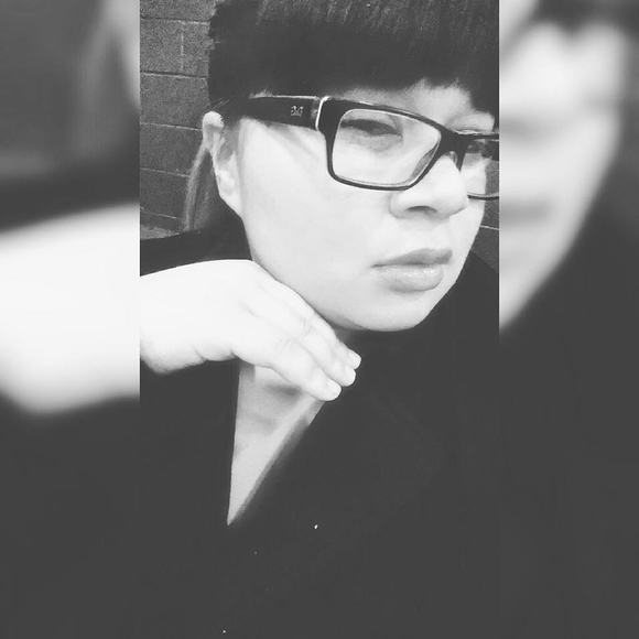 Meet your Posher, Selena - Picture 1 of 1