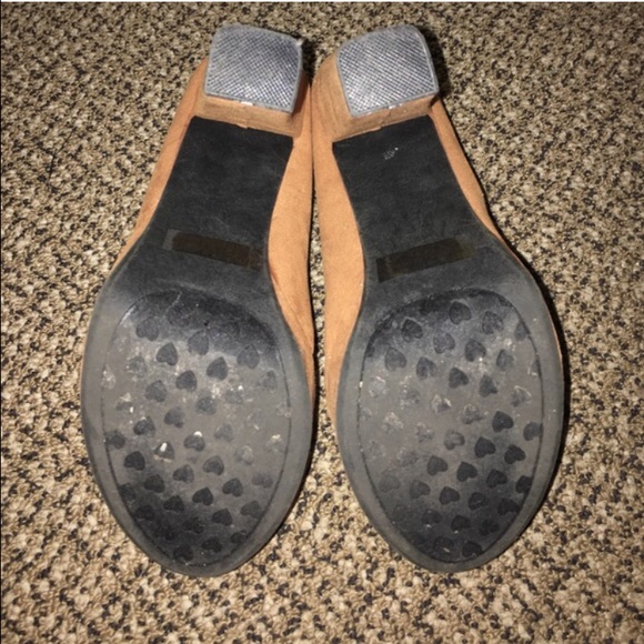 Peep toe heels. - Picture 3 of 5