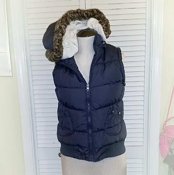 Vanity Navy blue puffer vest