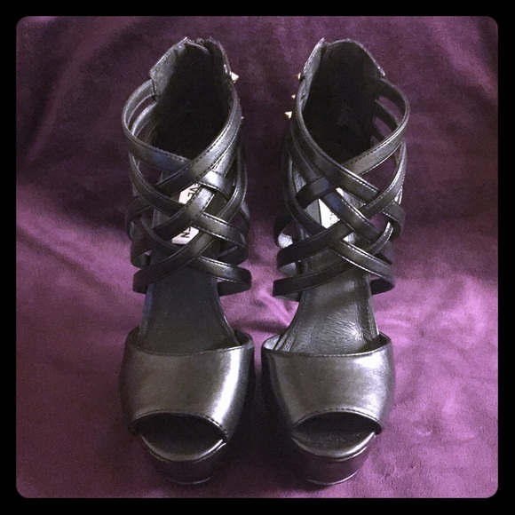 Like New Steve Madden Forrgo Spike Heels 7 - Picture 1 of 3