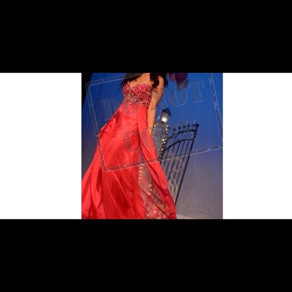 Hot pink prom dress!