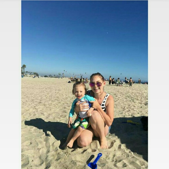 Meet your seller, Liz 💐 - Picture 6 of 7