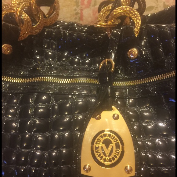 Valentino - Picture 3 of 4