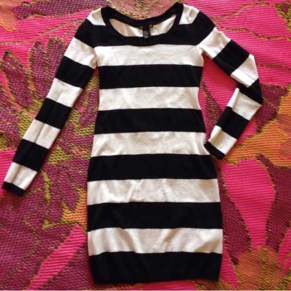 REPOSH Black and Cream bodycon dress