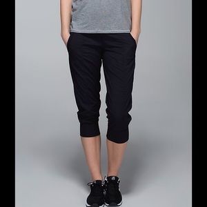 Lululemon In Flux Crop Sz 2
